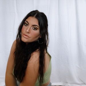 Meet your Posher, Alyssa